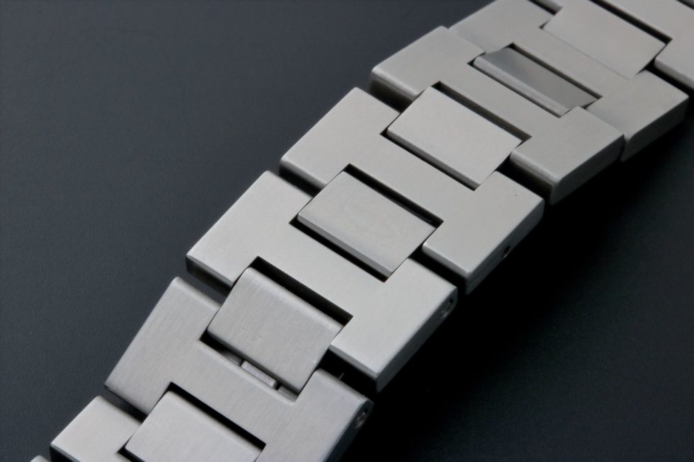 Cartier Pasha Watch Bracelet 18MM 150MM – Baer Bosch Auctioneers
