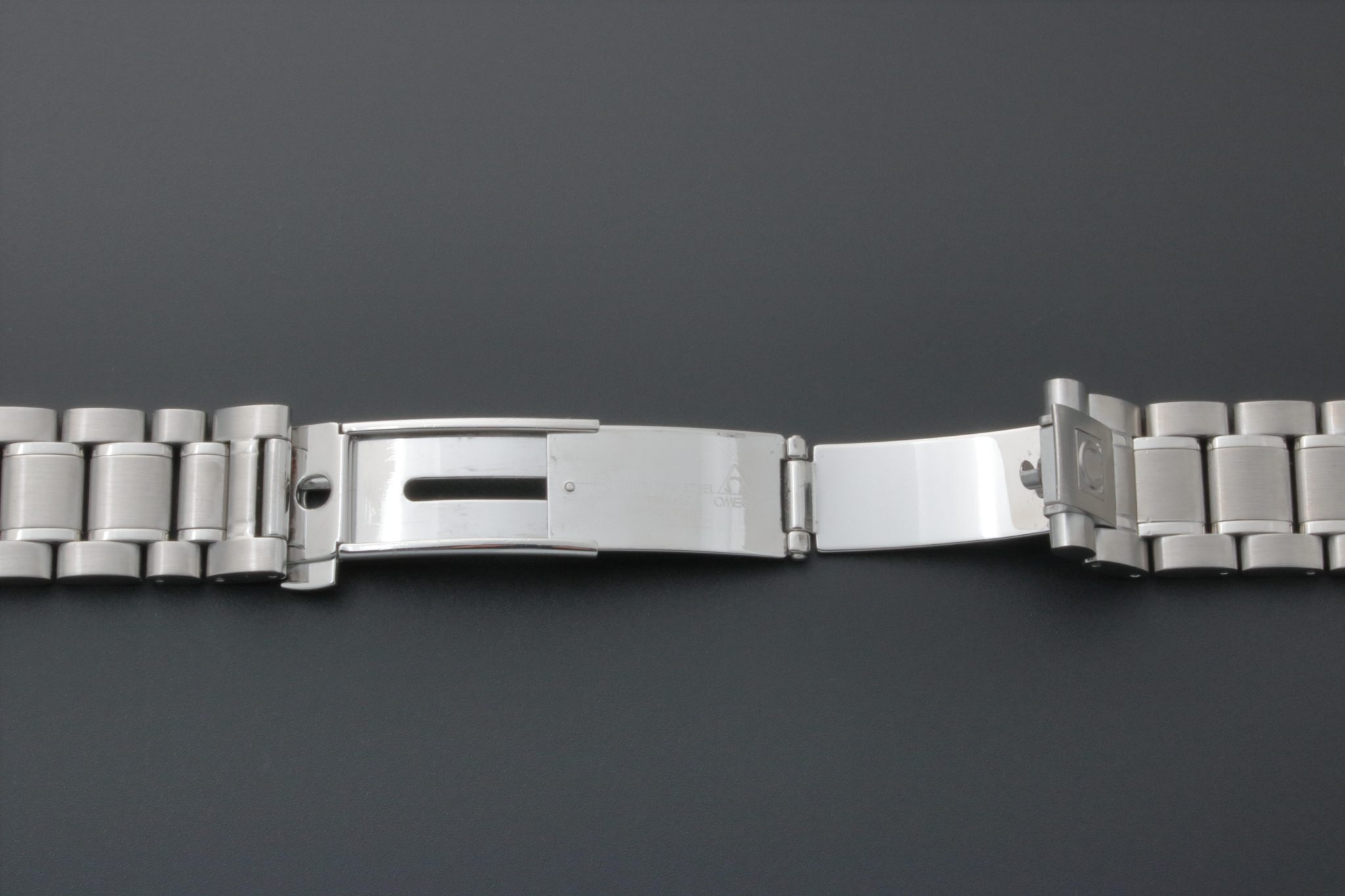 Lot #3236A – Omega Speedmaster Watch Bracelet 1562/850 Lot #3236A – Omega Speedmaster Watch Bracelet 1562/850 Omega Lot #3236A – Omega Speedmaster Watch Bracelet 1562/850 Omega Omega 1562/850