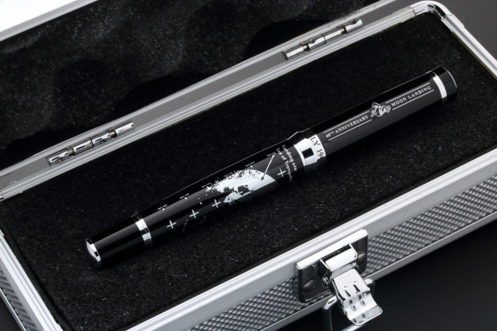 Omega Speedmaster 40th Anniversary Apollo 11 Moon Ballpoint Pen – Baer Bosch Auctioneers