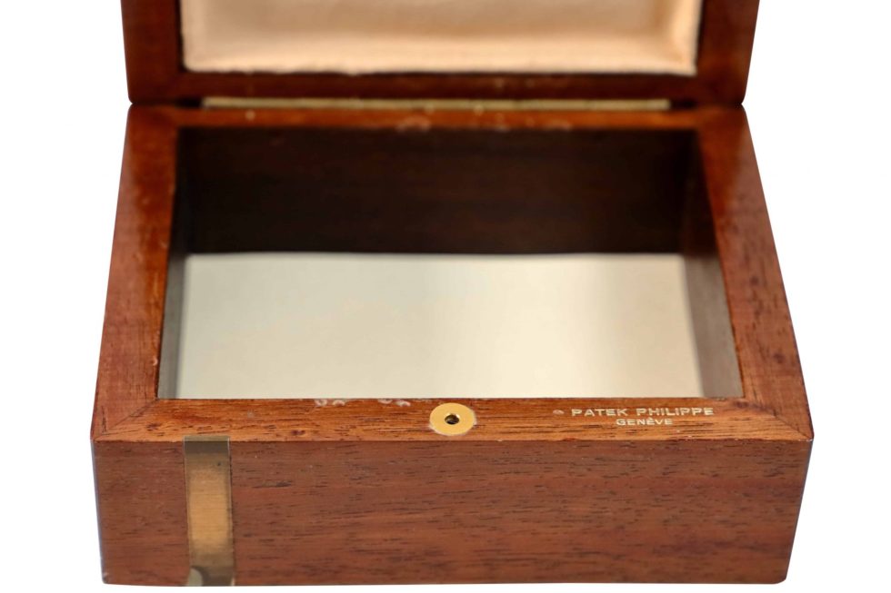 Patek Philippe Wooden Box – Baer Bosch Auctioneers