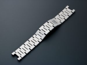 Lot #3630 – Cartier Pasha Watch Bracelet 18MM Cartier Cartier