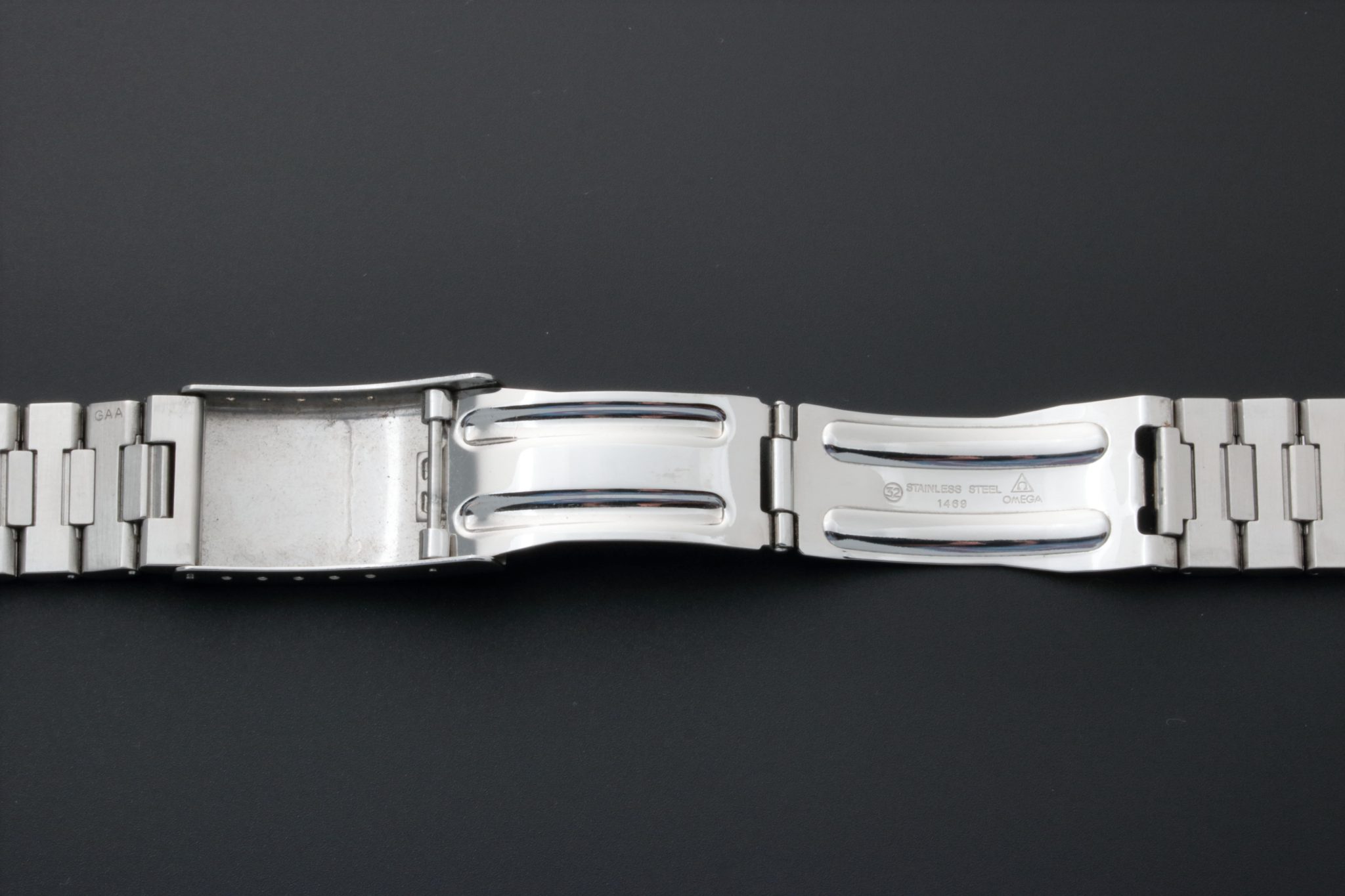 Lot #3634 – Omega Speedmaster Watch Bracelet 18MM 1469/811 Lot #3634 – Omega Speedmaster Watch Bracelet 18MM 1469/811 Omega Lot #3634 – Omega Speedmaster Watch Bracelet 18MM 1469/811 Omega Omega 1469/811