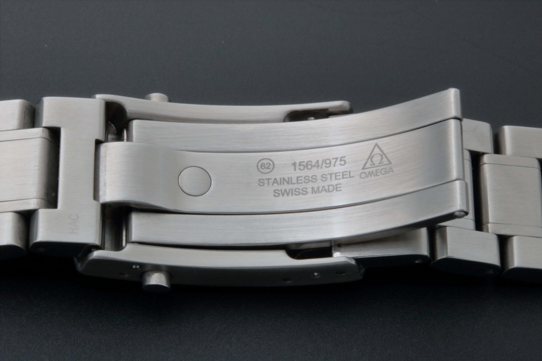 Lot #3637 – Omega Speedmaster Watch Bracelet 1564/975 19MM Lot #3637 – Omega Speedmaster Watch Bracelet 1564/975 19MM Omega Lot #3637 – Omega Speedmaster Watch Bracelet 1564/975 19MM Omega Omega 1564/975