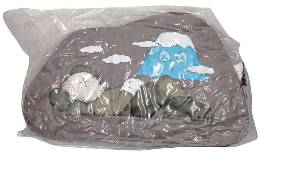 15028 KAWS Holiday Japan Pillow Companion Mount Fuji – Baer & Bosch Watch Auction
