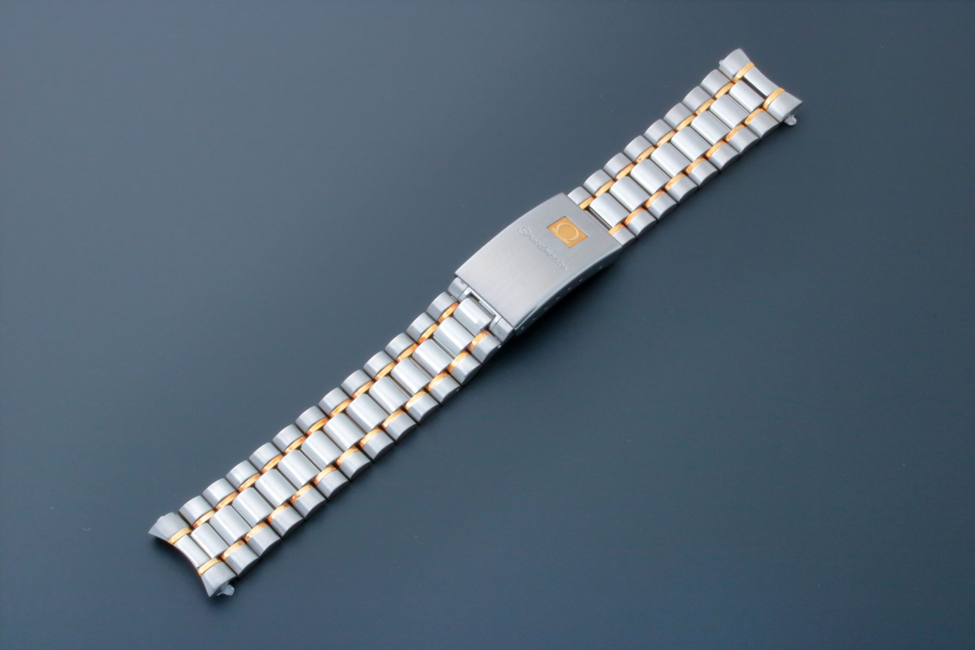 Lot #3873A – Omega Speedmaster Tutone Watch Bracelet 1469/813 18MM Lot #3873A – Omega Speedmaster Tutone Watch Bracelet 1469/813 18MM Omega Lot #3873A – Omega Speedmaster Tutone Watch Bracelet 1469/813 18MM Omega Omega