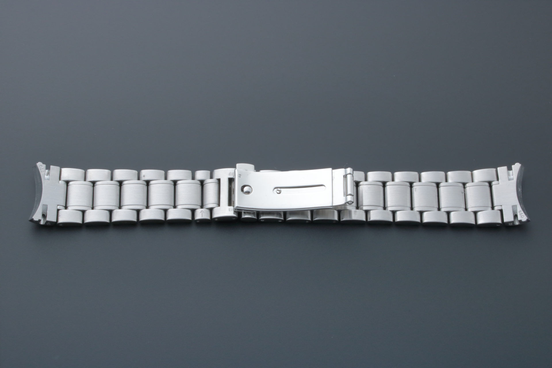 Lot #6340A – Omega Speedmaster 18MM 1562/850 Watch Bracelet Lot #6340A – Omega Speedmaster 18MM 1562/850 Watch Bracelet Omega Lot #6340A – Omega Speedmaster 18MM 1562/850 Watch Bracelet Omega Omega 1562/850