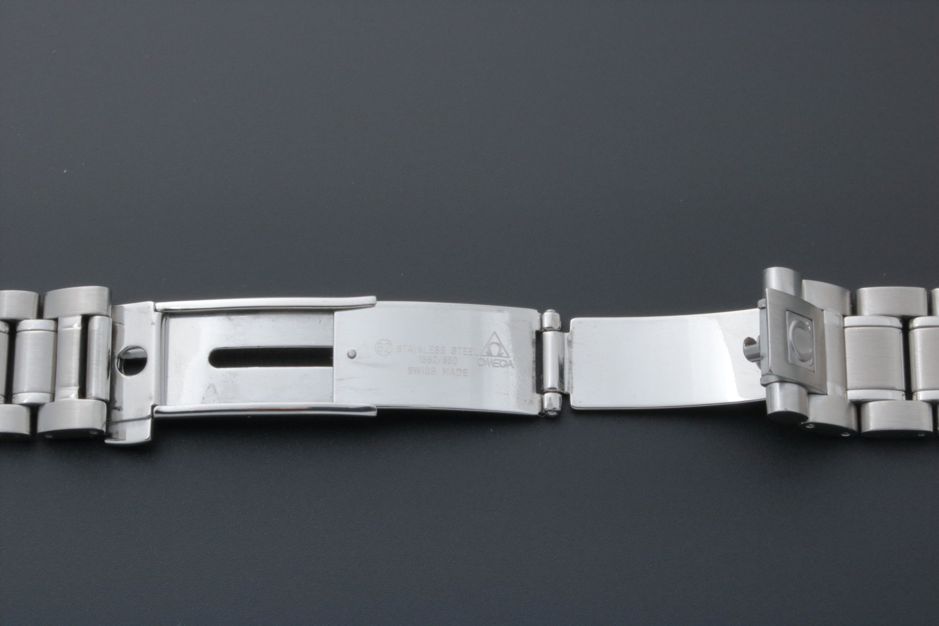 Lot #6340A – Omega Speedmaster 18MM 1562/850 Watch Bracelet Lot #6340A – Omega Speedmaster 18MM 1562/850 Watch Bracelet Omega Lot #6340A – Omega Speedmaster 18MM 1562/850 Watch Bracelet Omega Omega 1562/850