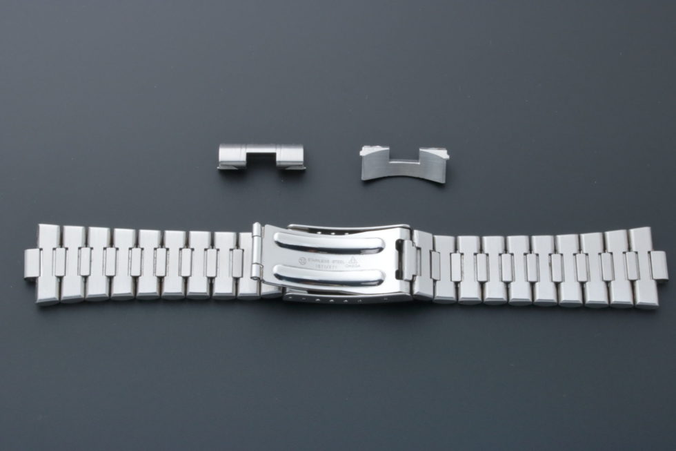 5696 Omega Dynamic Chronograph Watch Bracelet 1571 871 20mm – Baer & Bosch Auctioneers