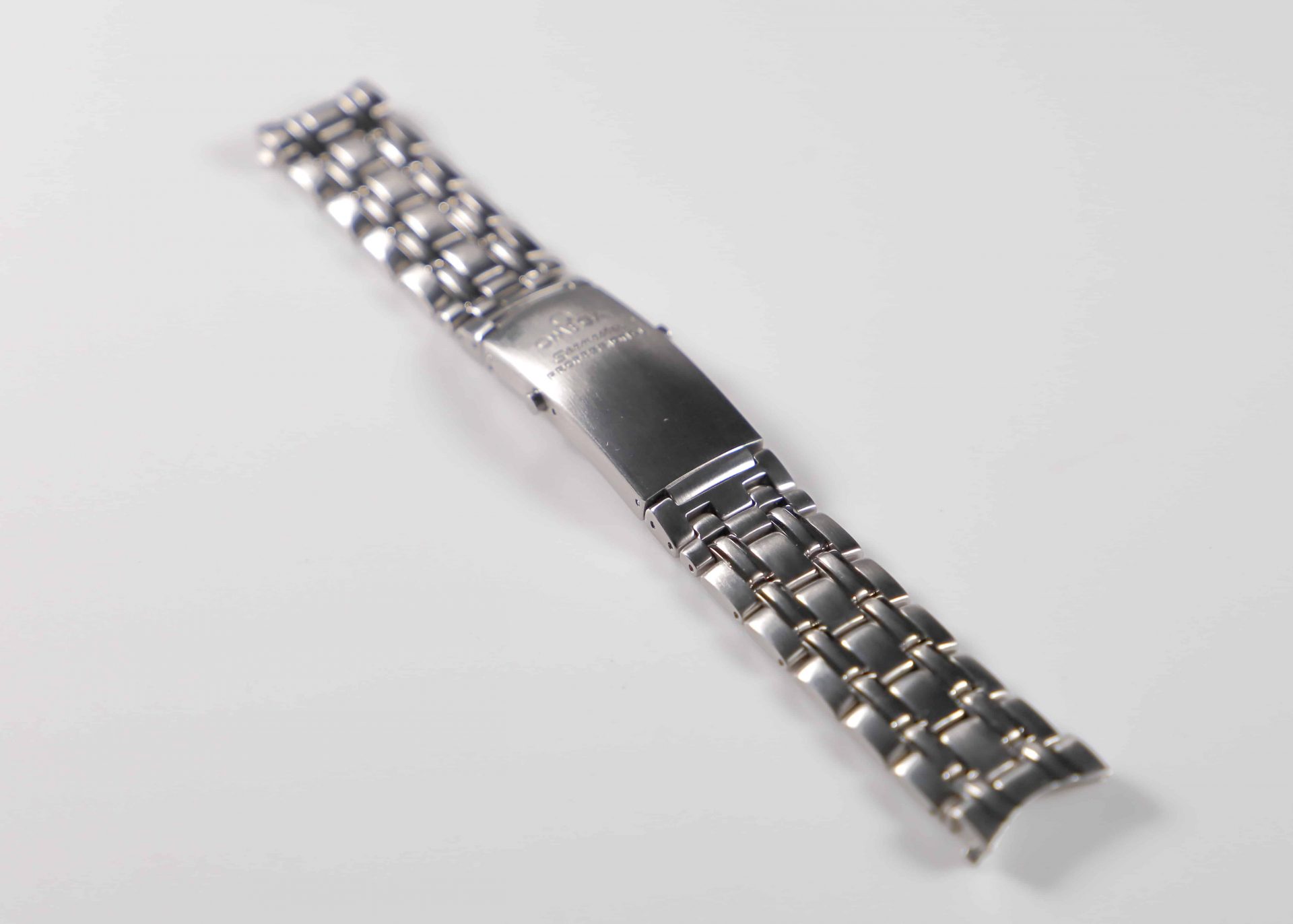 Lot #6380 – Omega Seamaster Professional 18MM Watch Bracelet 1502/824 Lot #6380 – Omega Seamaster Professional 18MM Watch Bracelet 1502/824 Omega Lot #6380 – Omega Seamaster Professional 18MM Watch Bracelet 1502/824 Omega Omega 1502/824
