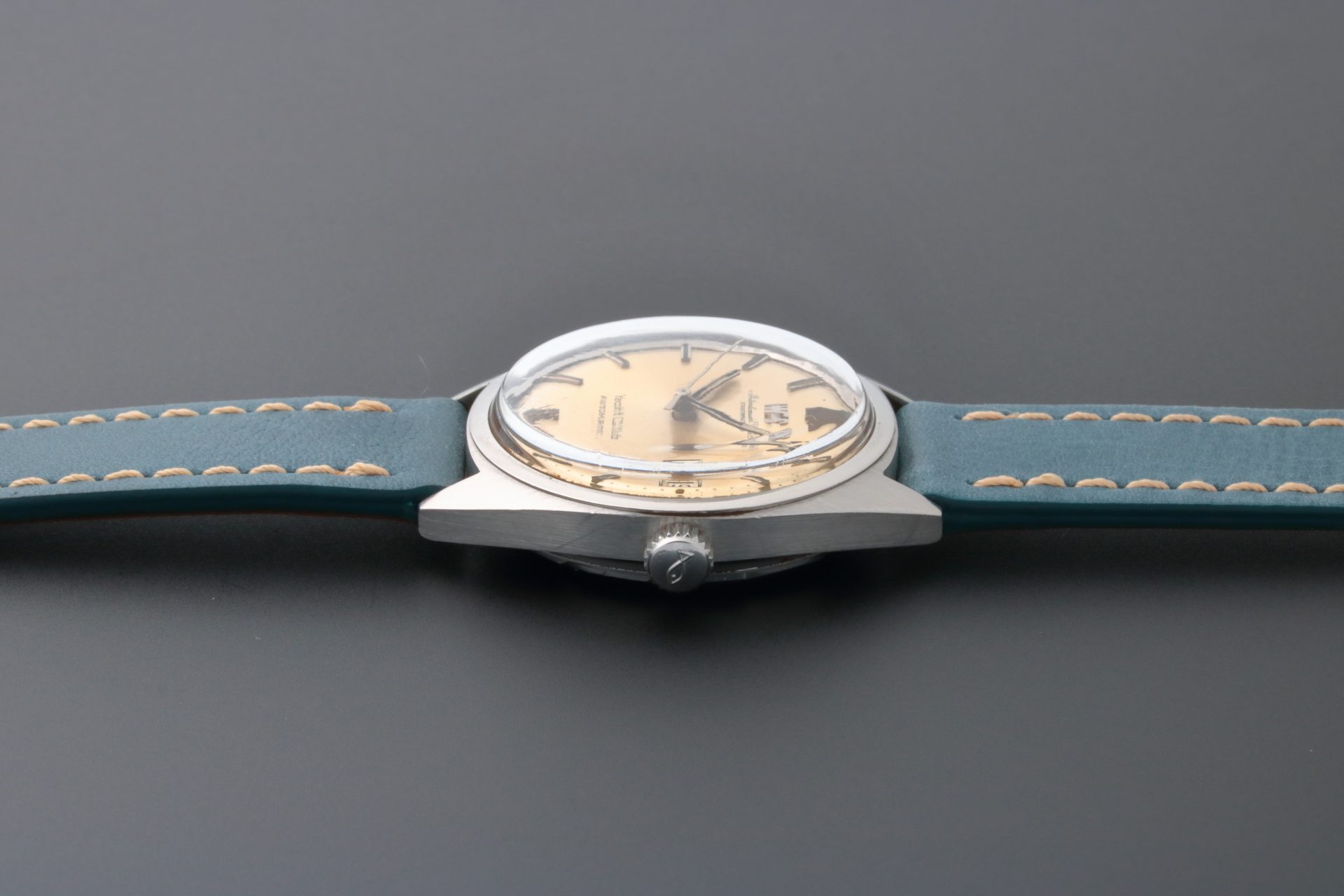 Lot #8932 – Vintage IWC R810 Yacht Club Automatic Watch Lot #8932 – Vintage IWC R810 Yacht Club Automatic Watch IWC Lot #8932 – Vintage IWC R810 Yacht Club Automatic Watch IWC International Watch Co