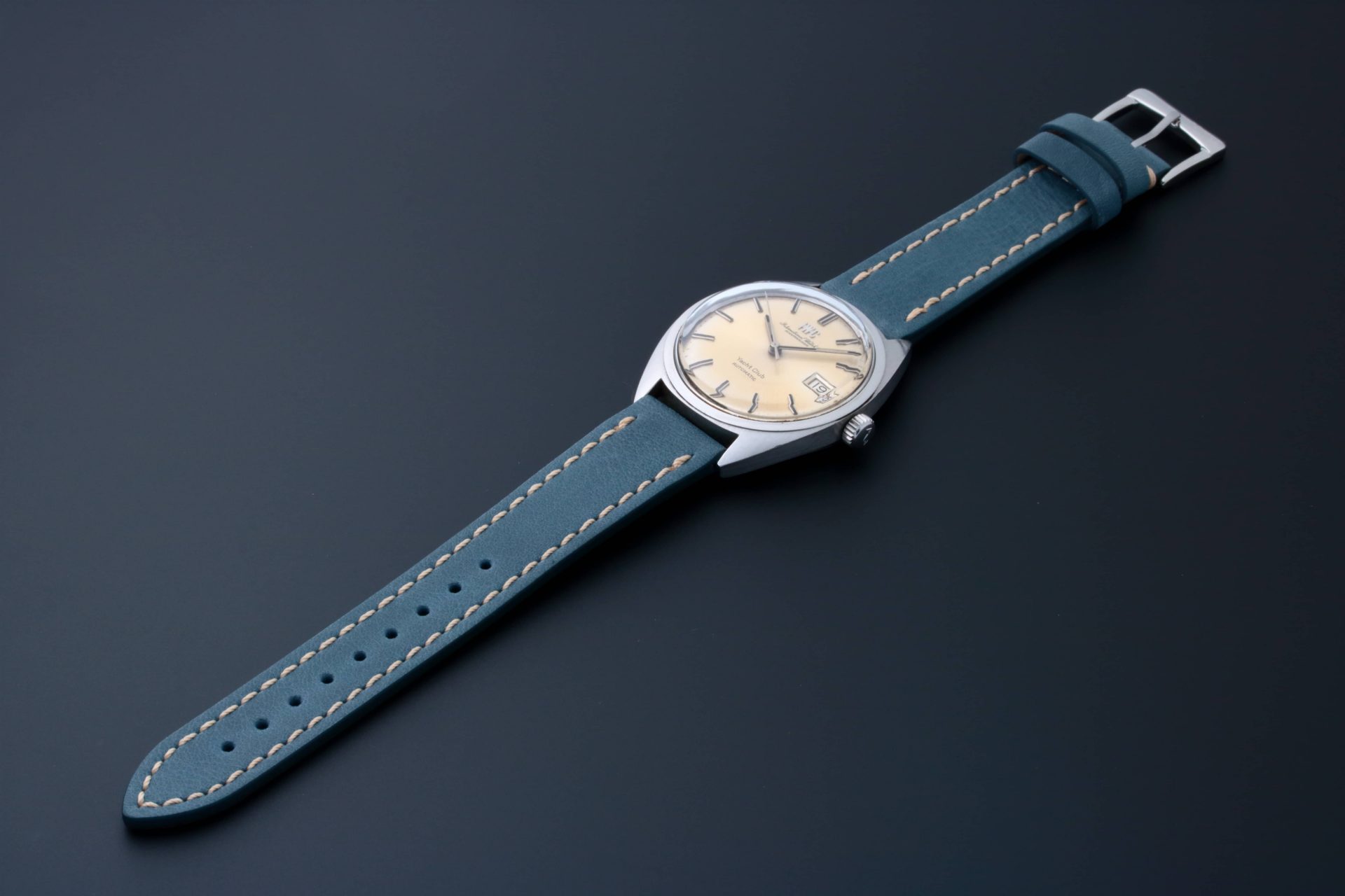 Lot #8932 – Vintage IWC R810 Yacht Club Automatic Watch Lot #8932 – Vintage IWC R810 Yacht Club Automatic Watch IWC Lot #8932 – Vintage IWC R810 Yacht Club Automatic Watch IWC International Watch Co