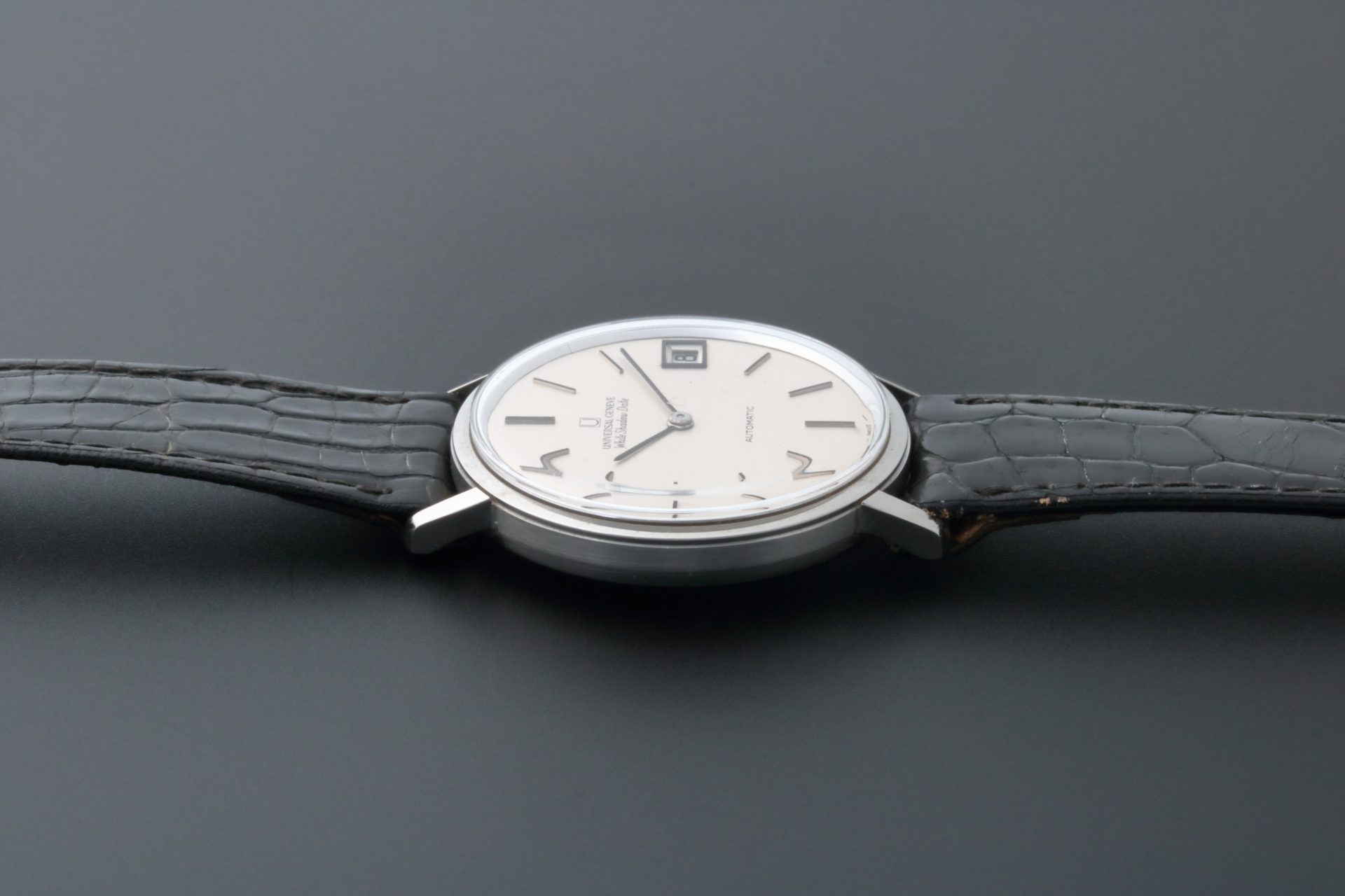 Lot #8929 – Universal Geneve White Shadow Date Vintage NOS Watch Rare Lot #8929 – Universal Geneve White Shadow Date Vintage NOS Watch Rare Universal Geneve Lot #8929 – Universal Geneve White Shadow Date Vintage NOS Watch Rare Universal Geneve Universal Geneve