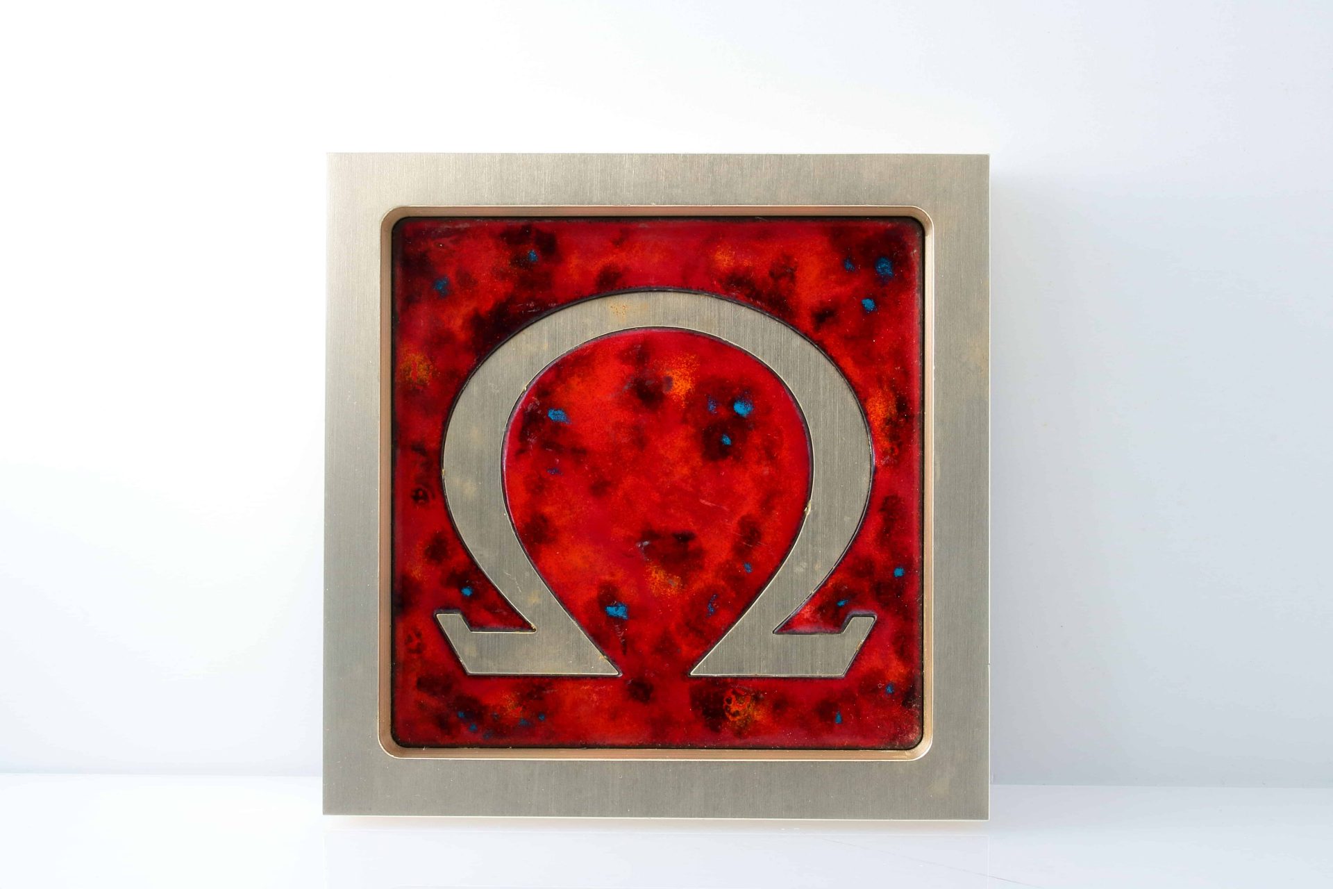 Lot #13457 – Vintage Omega Red Ceramic Ashtray Rare Lot #13457 – Vintage Omega Red Ceramic Ashtray Rare Rarities Lot #13457 – Vintage Omega Red Ceramic Ashtray Rare Rarities Ashtray
