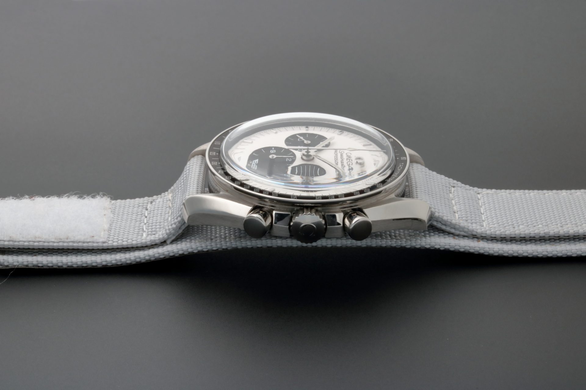 Lot #13208 – Omega 145.0022 Speedmaster Professional Moon Panda Chronograph Lot #13208 – Omega 145.0022 Speedmaster Professional Moon Panda Chronograph 145.0022 Lot #13208 – Omega 145.0022 Speedmaster Professional Moon Panda Chronograph 145.0022 Chronograph