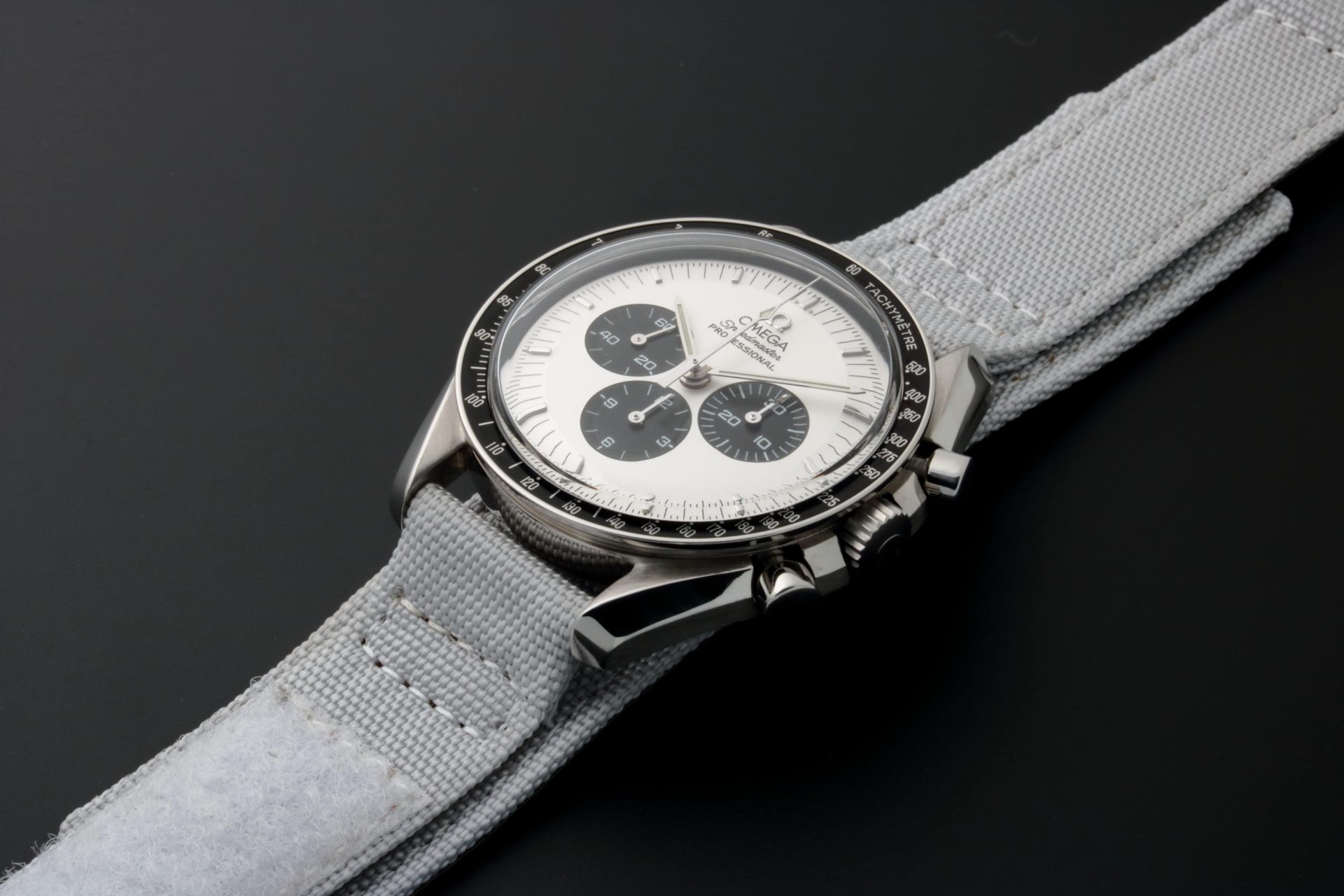 Lot #13208 – Omega 145.0022 Speedmaster Professional Moon Panda Chronograph Lot #13208 – Omega 145.0022 Speedmaster Professional Moon Panda Chronograph 145.0022 Lot #13208 – Omega 145.0022 Speedmaster Professional Moon Panda Chronograph 145.0022 Chronograph