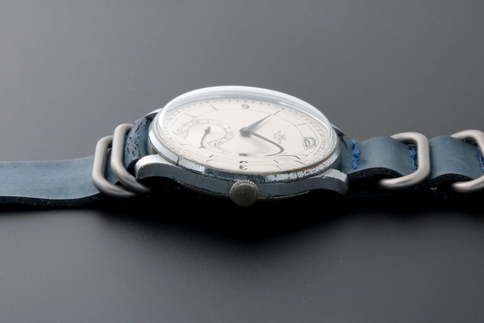 HB31-033 – Vintage Tavannes Watch Oversized With Sector Dial – Baer & Bosch Auctions