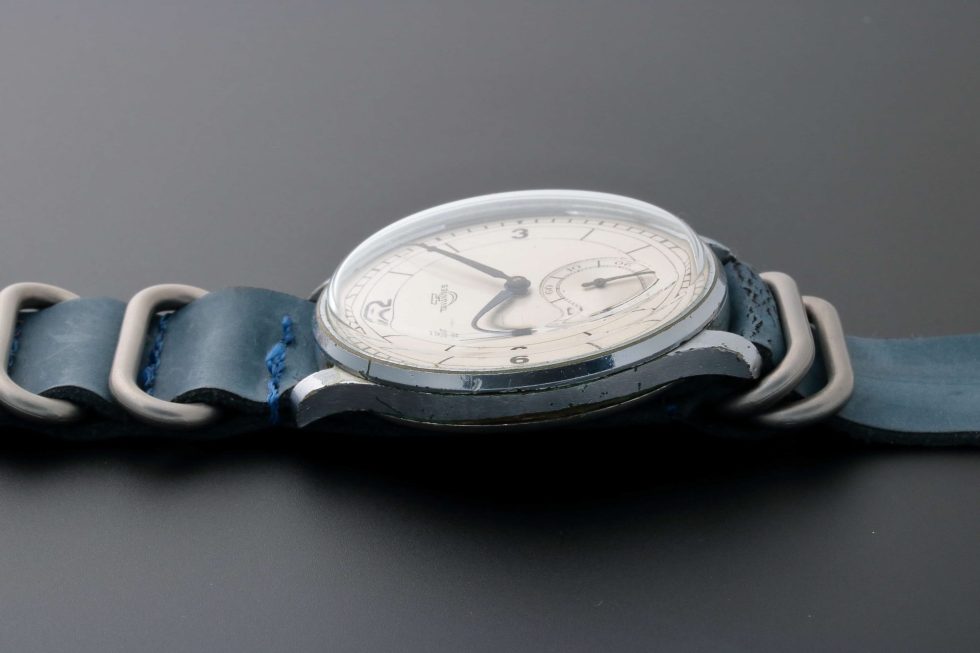 HB31-033 – Vintage Tavannes Watch Oversized With Sector Dial – Baer & Bosch Auctions