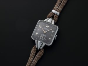 Lot #13162 – Oversized Ladies Certina Claw Lugs Watch Ref 34575 Fancy Case Certina Certina
