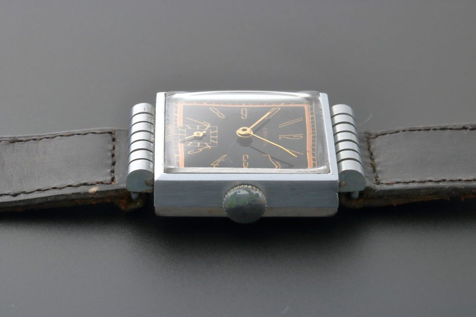 Lot 14693 – Vintage Gents Consul Fancy Shrouded Lugs Watch – Baer & Bosch Watch Auctions