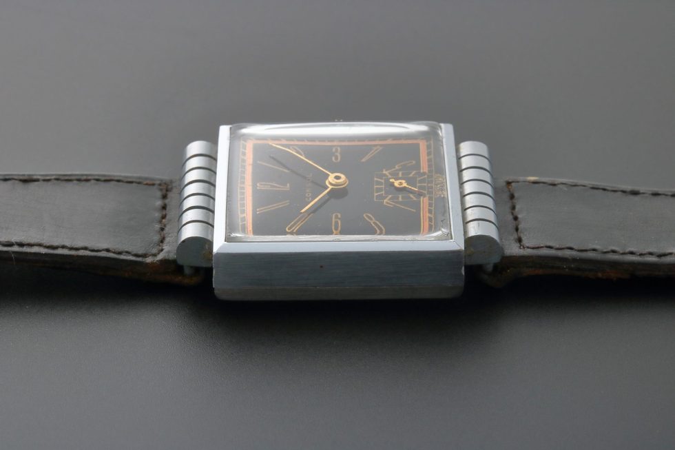 Lot 14693 – Vintage Gents Consul Fancy Shrouded Lugs Watch – Baer & Bosch Watch Auctions
