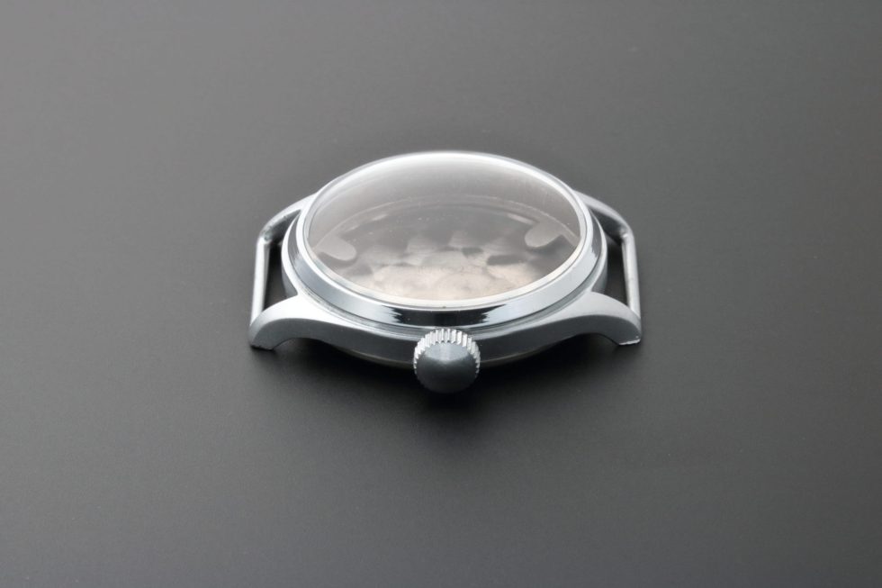 Lot HB10-7 – Military Watch Case Fixed Wire Lug WW II – Baer & Bosch Watch Auctions