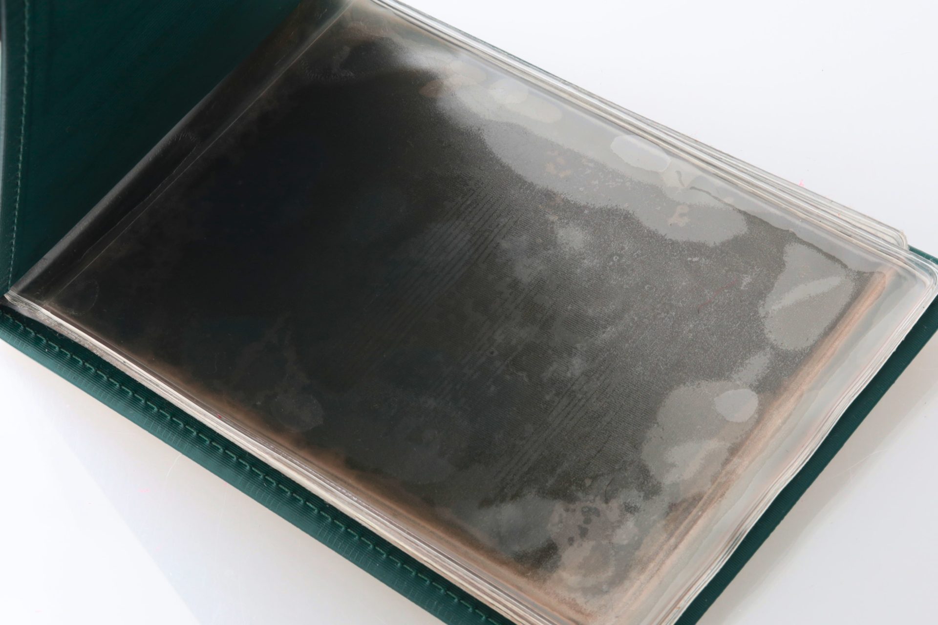 Lot #HB31-006 – Vintage Rolex Green Leather Photograph Book Wallet Lot #HB31-006 – Vintage Rolex Green Leather Photograph Book Wallet Rolex Lot #HB31-006 – Vintage Rolex Green Leather Photograph Book Wallet Rolex Book Wallet