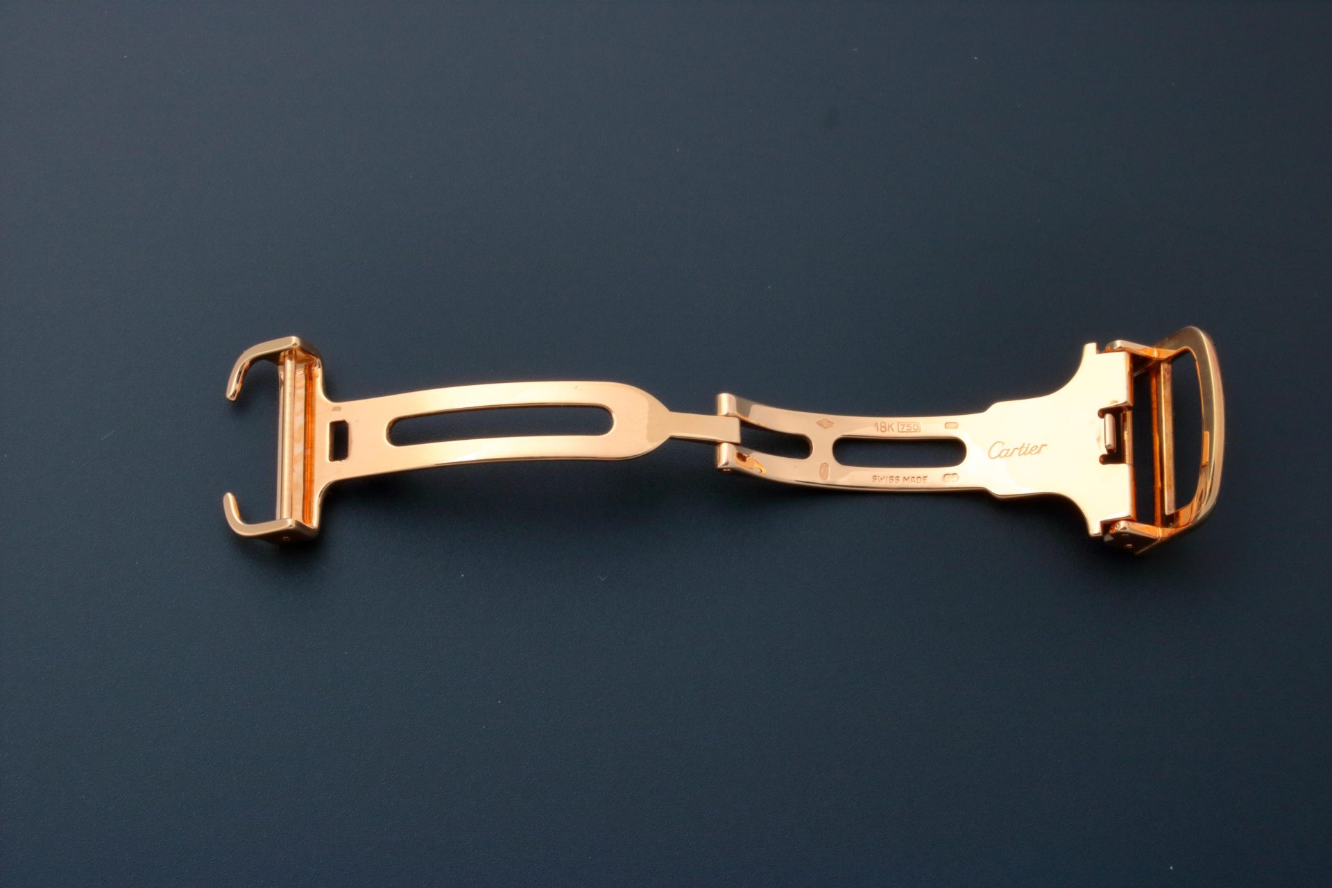 Lot #AN3968A – Cartier 18k Yellow Gold Deployant Buckle 16MM Lot #AN3968A – Cartier 18k Yellow Gold Deployant Buckle 16MM Watch Bracelets Lot #AN3968A – Cartier 18k Yellow Gold Deployant Buckle 16MM Watch Bracelets Cartier