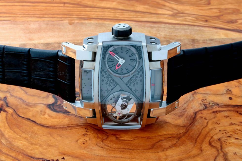 Romain-Jerome-Moon-Orbiter-Flying-Tourbillon-R.J.M.TO_.MO_.002.01_1-980x653